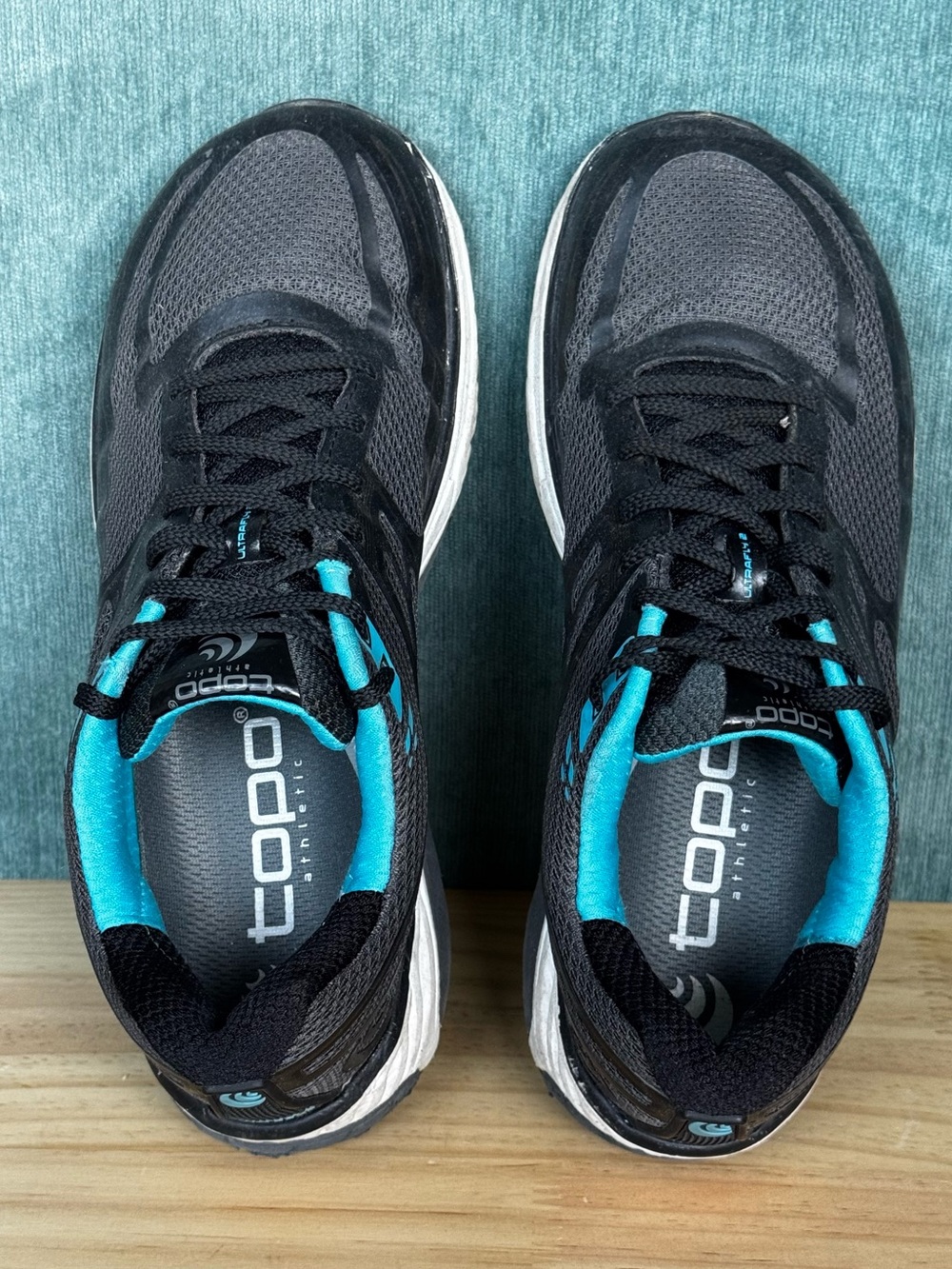 TOPO Ultrafly 2 - Black & Teal Running Sneakers